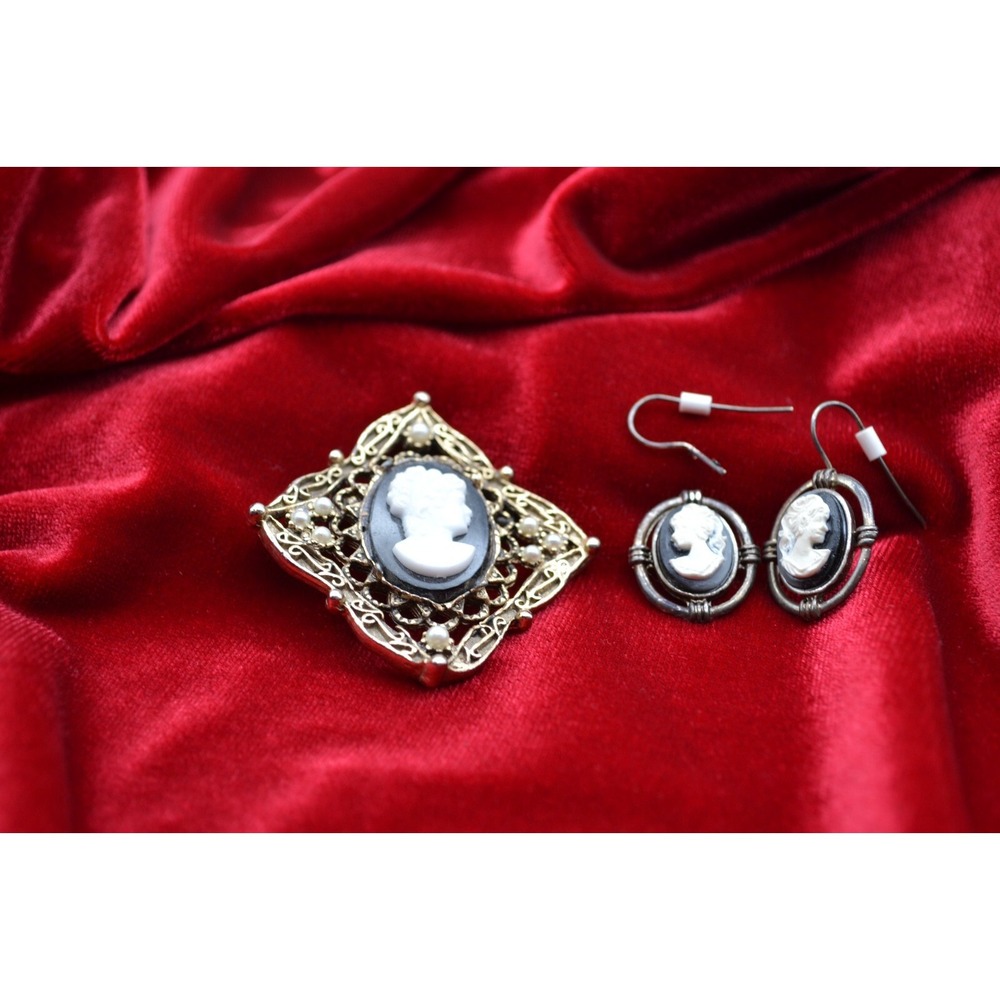 Vintage Cameo Jewelry Set Black White Brooch Pin and Drop Earrings Gold Silver